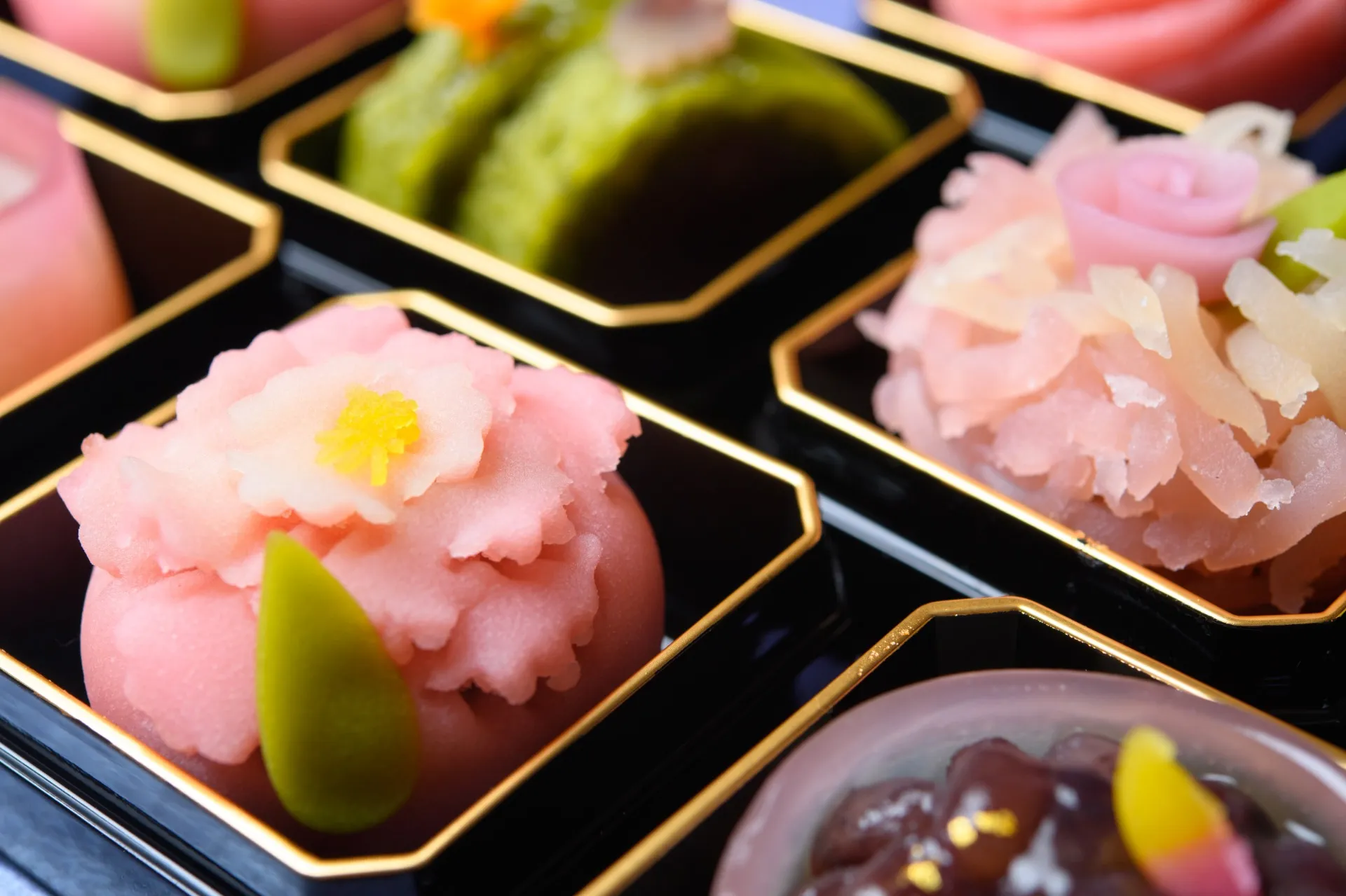 伝統的な味を守る和菓子店も展開